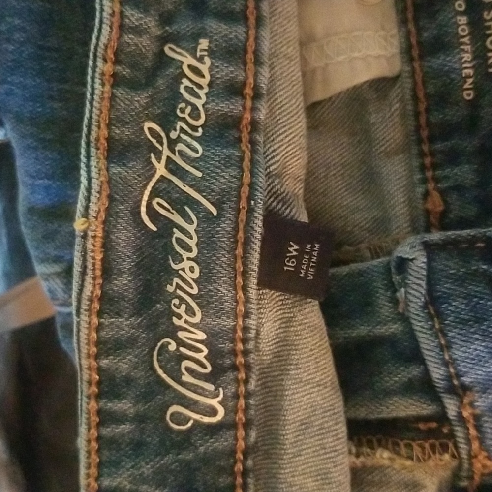 Universal Thread Jean Shorts - Picture 5 of 7
